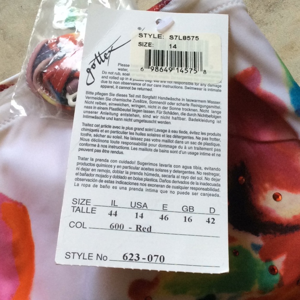 Gorgeous Gottex One Piece Swimsuit - Picture 6 of 8